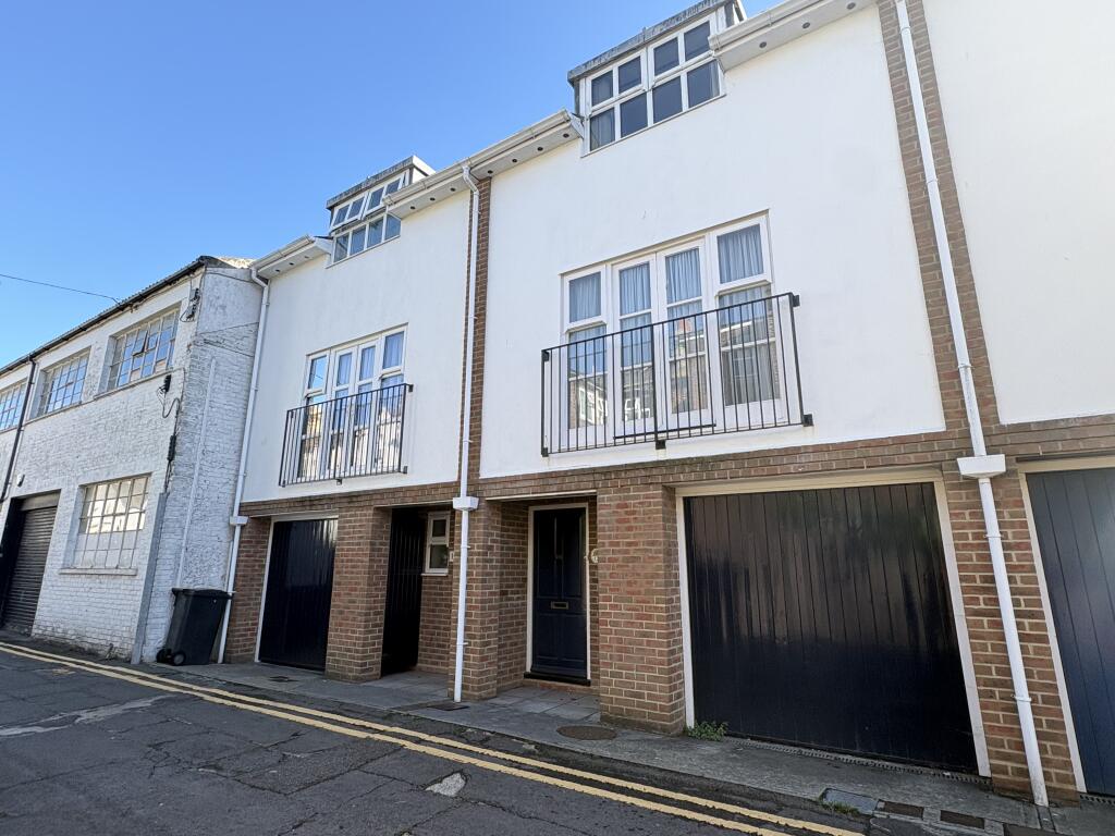 2 bed Town House for rent in Eastbourne. From Ginger & Sanders - Eastbourne 2 bed Town House for rent in Eastbourne. From Ginger & Sanders - Eastbourne