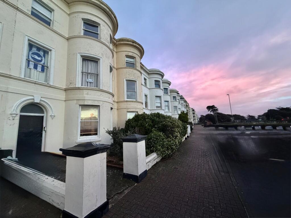 3 bed Apartment for rent in Littlehampton. From Graham Butt Estate Agents - Littlehampton and Surrounding