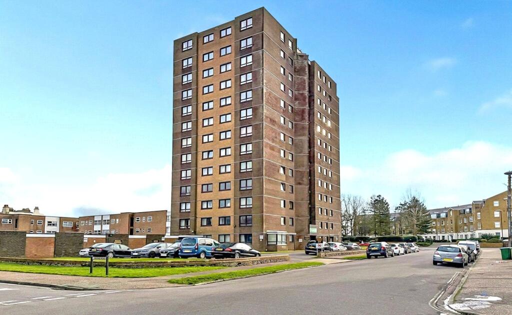 2 bed Apartment for rent in Littlehampton. From Graham Butt Estate Agents - Littlehampton and Surrounding