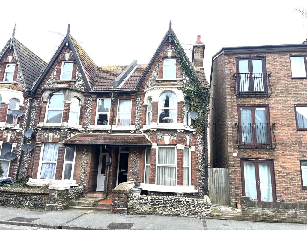 1 bed Apartment for rent in Littlehampton. From Graham Butt Estate Agents - Littlehampton and Surrounding