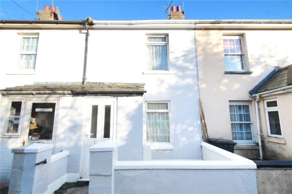 2 bed Mid Terraced House for rent in Wick. From Graham Butt Estate Agents - Littlehampton and Surrounding 2 bed Mid Terraced House for rent in Wick. From Graham Butt Estate Agents - Littlehampton and Surrounding