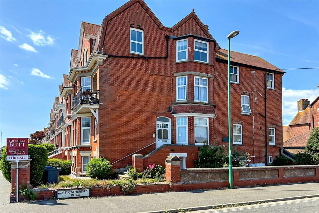 2 bed Apartment for rent in Littlehampton. From Graham Butt Estate Agents - Littlehampton and Surrounding