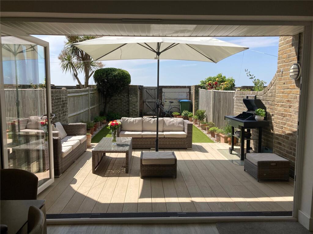4 bed Mid Terraced House for rent in West Kingston. From Graham Butt Estate Agents - Littlehampton and Surrounding