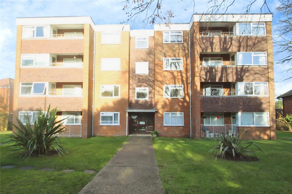 2 bed Apartment for rent in Worthing. From Graham Butt Estate Agents - Littlehampton and Surrounding