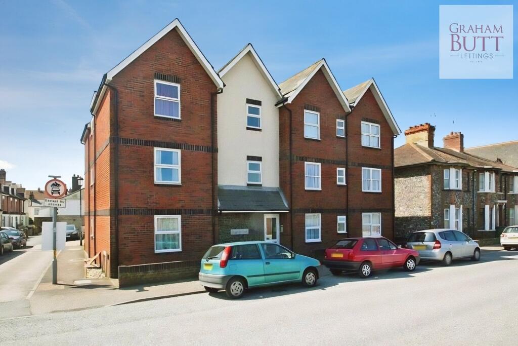 1 bed Apartment for rent in Littlehampton. From Graham Butt Estate Agents - Littlehampton and Surrounding