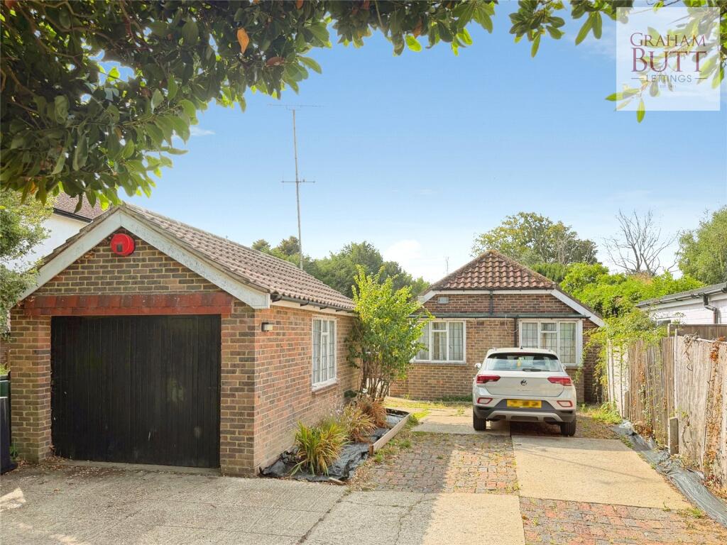 4 bed Bungalow for rent in West Kingston. From Graham Butt Estate Agents - Littlehampton and Surrounding