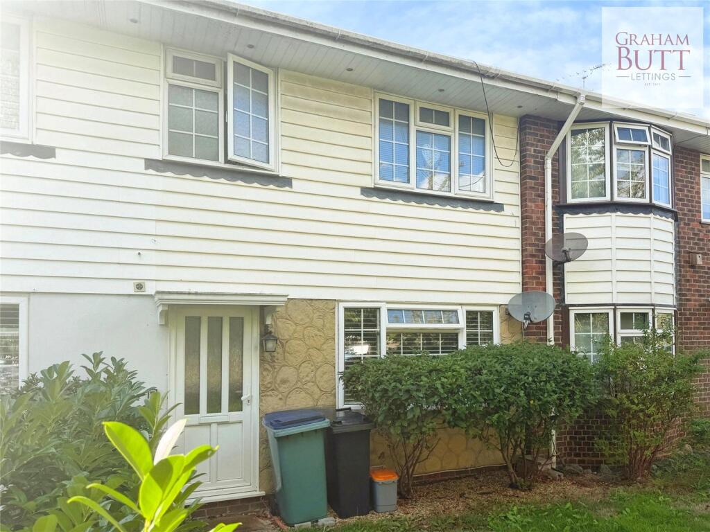 3 bed Mid Terraced House for rent in West Kingston. From Graham Butt Estate Agents - Littlehampton and Surrounding