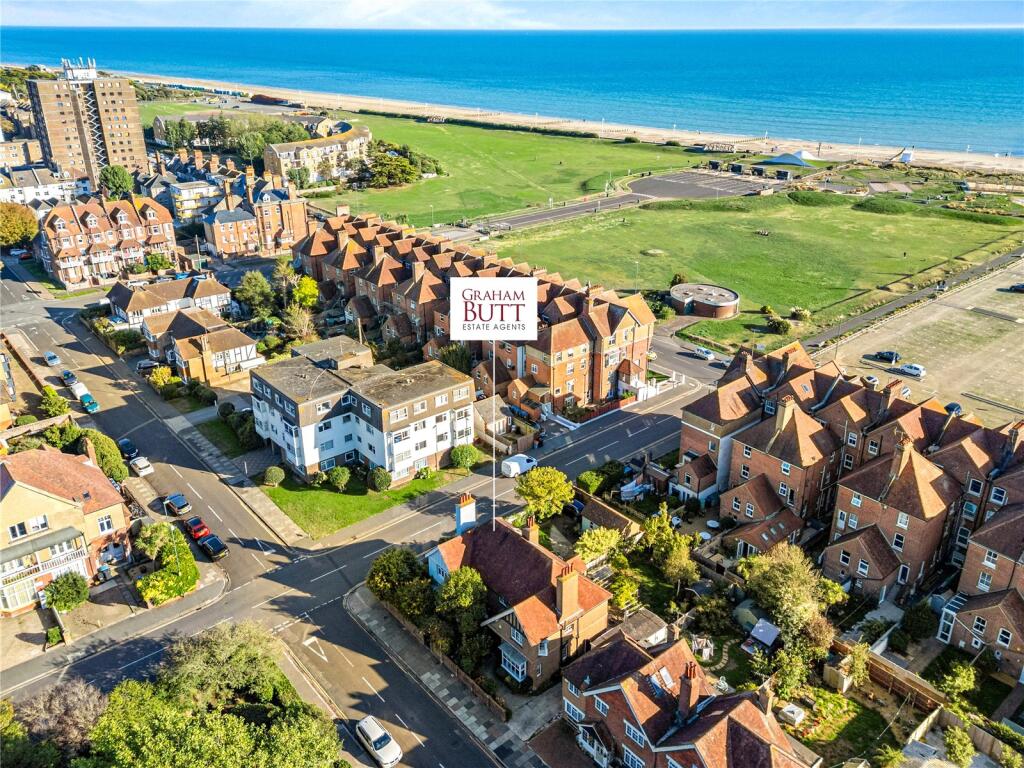 3 bed Semi Detached for rent in Littlehampton. From Graham Butt Estate Agents - Littlehampton and Surrounding