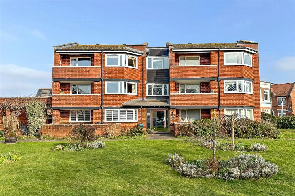 2 bed Apartment for rent in Littlehampton. From Graham Butt Estate Agents - Littlehampton and Surrounding