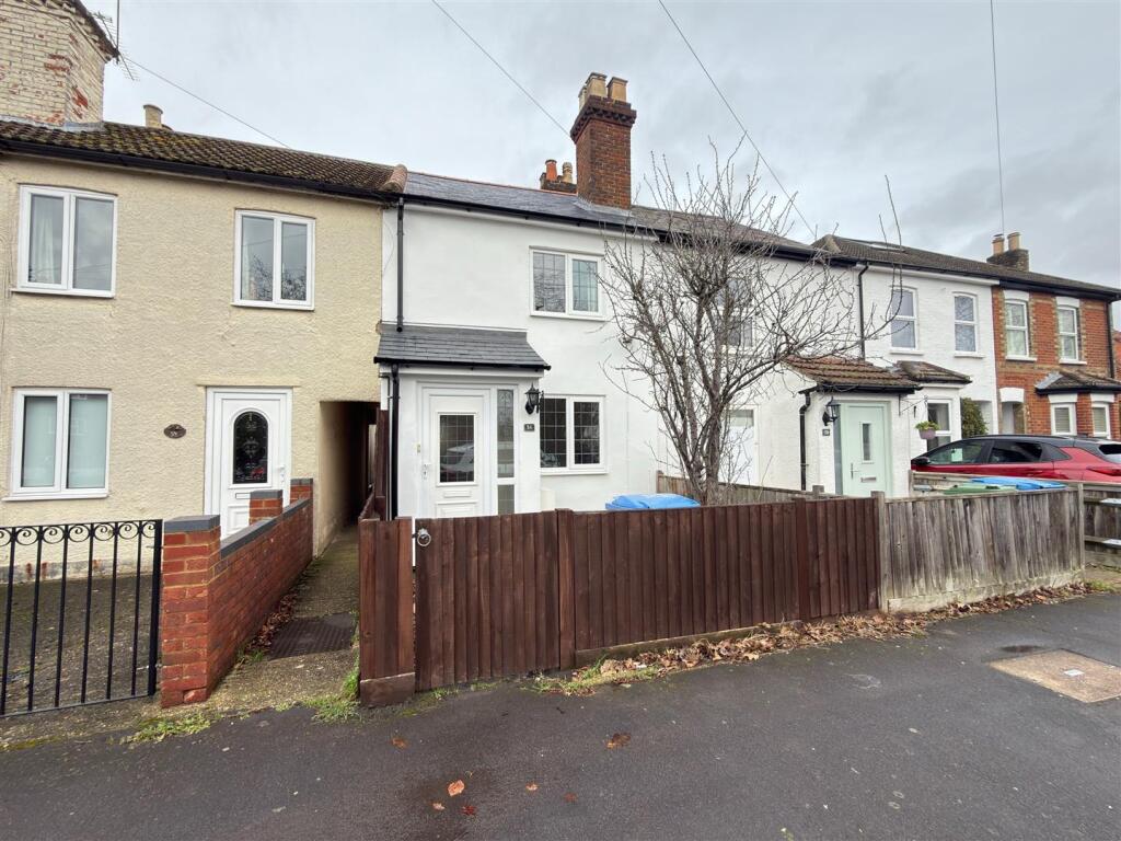 2 bed Mid Terraced House for rent in Farnborough. From Greenwood & Co - Farnham