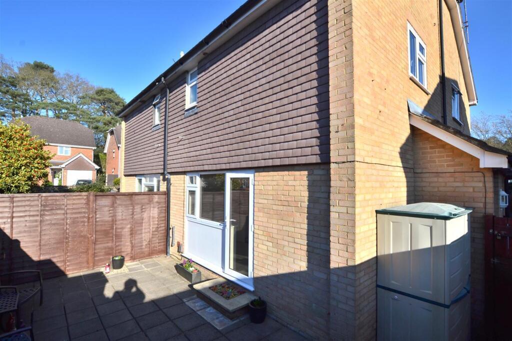 1 bed End of Terrace for rent in Fleet. From Greenwood & Co - Farnham