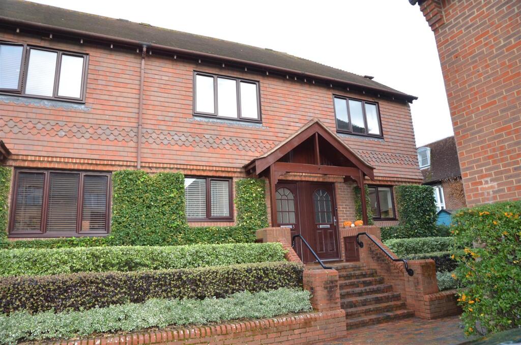 2 bed Detached for rent in Farnham. From Greenwood & Co - Farnham