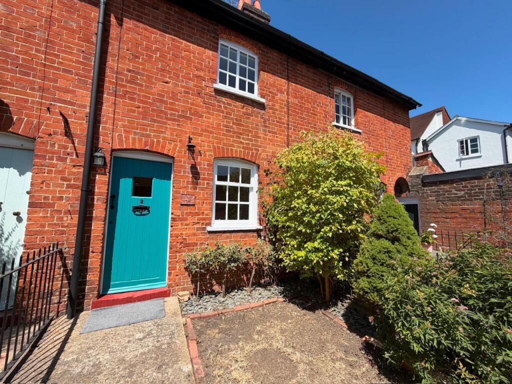 1 bed Chalet type for rent in Farnham. From Greenwood & Co - Farnham