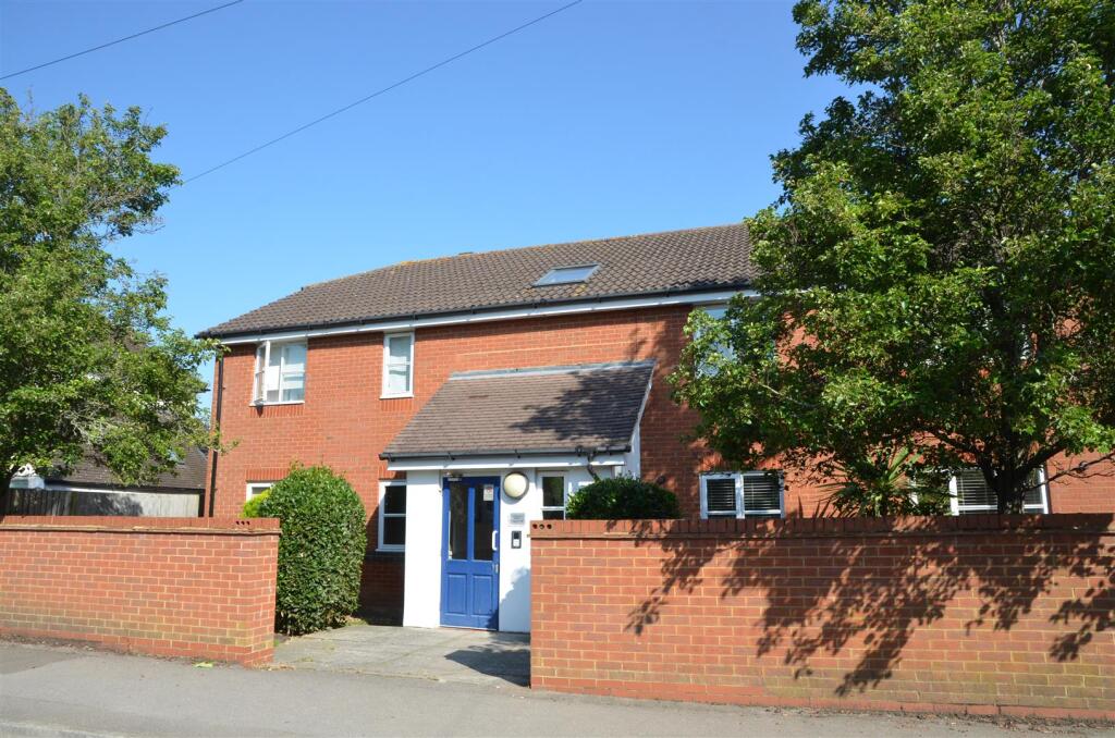 2 bed Apartment for rent in Farnham. From Greenwood & Co - Farnham