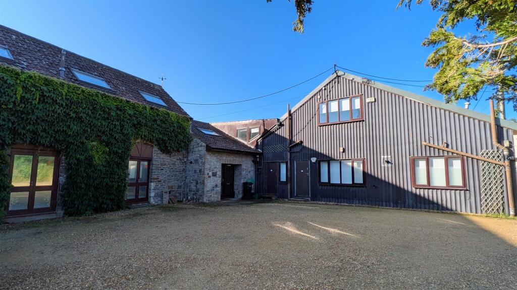 4 bed Not Specified for rent in Saltford. From Gregorys Estate Agent - Keynsham 4 bed Not Specified for rent in Saltford. From Gregorys Estate Agent - Keynsham