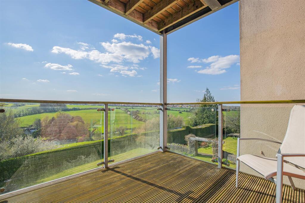 2 bed 1st Floor Flat for rent in Keynsham. From Gregorys Estate Agent - Keynsham