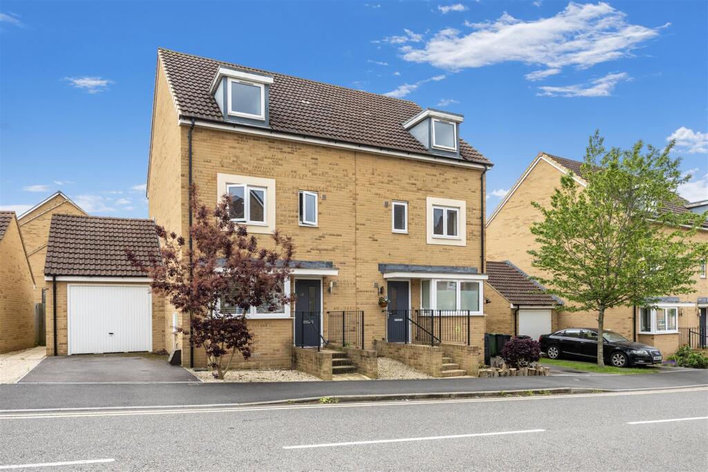 4 bed Semi Detached for rent in Shortwood. From Gregorys Estate Agent - Keynsham 4 bed Semi Detached for rent in Shortwood. From Gregorys Estate Agent - Keynsham