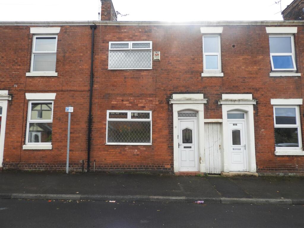 2 bed Mid Terraced House for rent in Fulwood. From Guildhall Residential  Lettings - Preston