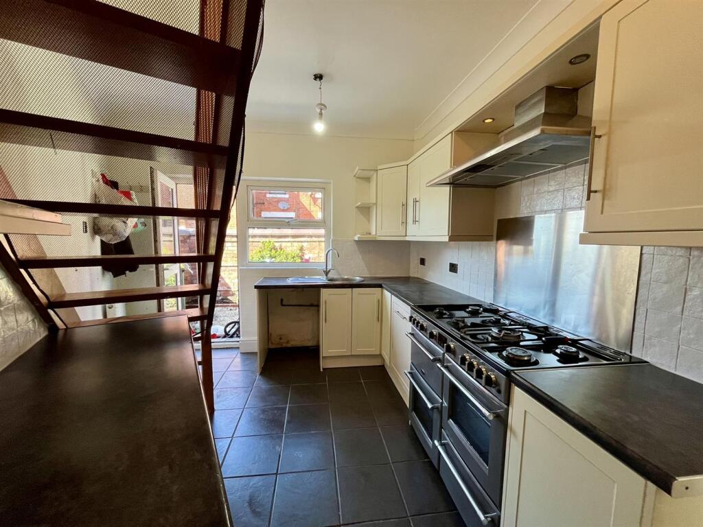 2 bed Detached for rent in Fulwood. From Guildhall Residential  Lettings - Preston