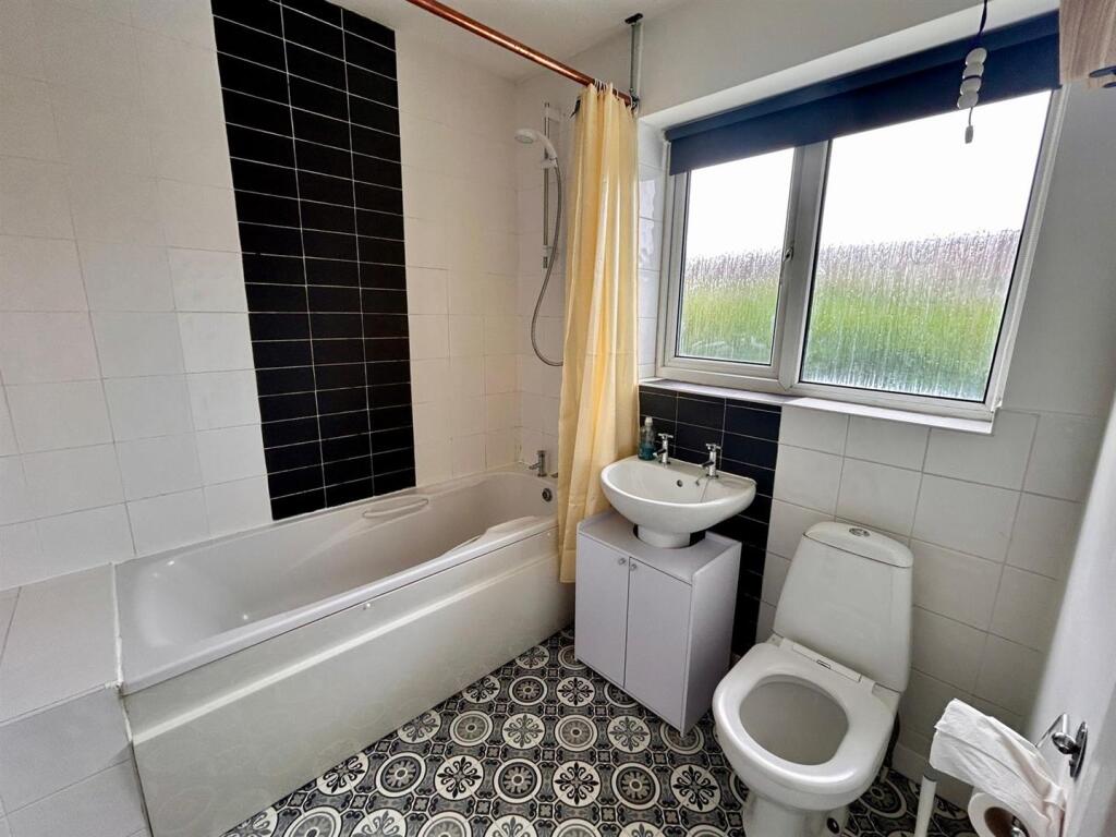 3 bed Detached for rent in Fulwood. From Guildhall Residential  Lettings - Preston
