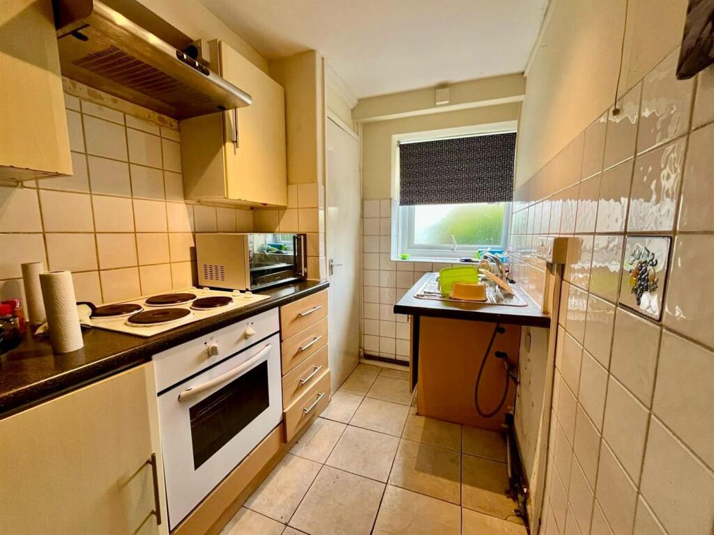 4 bed Studio for rent in Preston. From Guildhall Residential Lettings - Preston 4 bed Studio for rent in Preston. From Guildhall Residential Lettings - Preston