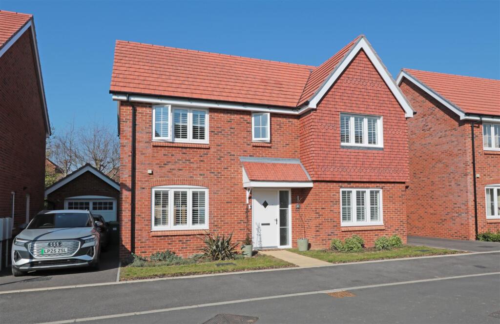4 bed Detached for rent in Thame. From Hamnett Hayward - Thame