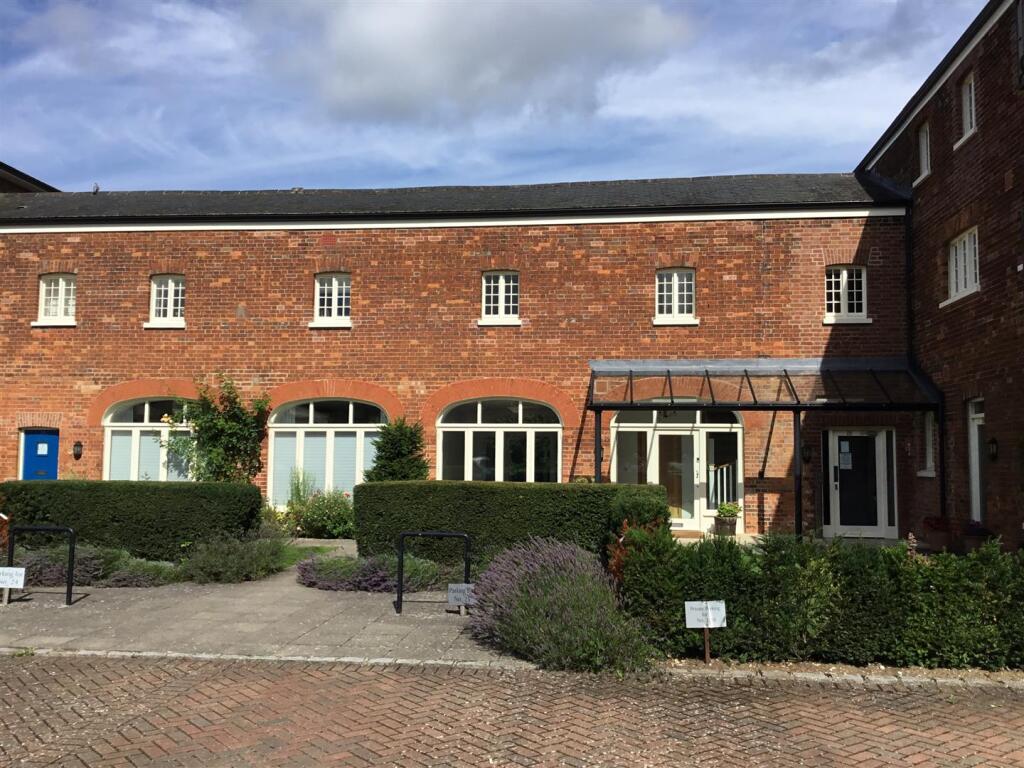 2 bed Mid Terraced House for rent in Thame. From Hamnett Hayward - Thame