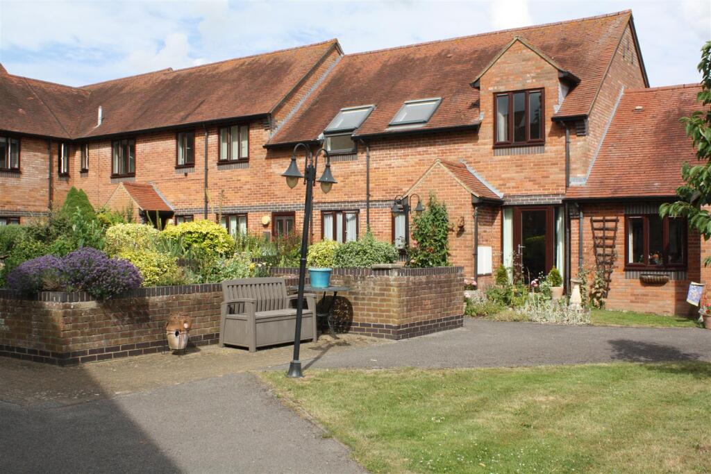2 bed 1st Floor Flat for rent in Thame. From Hamnett Hayward - Thame 2 bed 1st Floor Flat for rent in Thame. From Hamnett Hayward - Thame