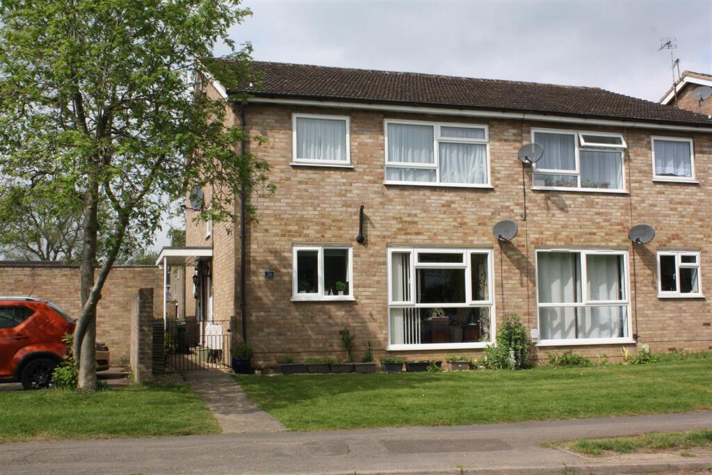2 bed 1st Floor Flat for rent in Thame. From Hamnett Hayward - Thame