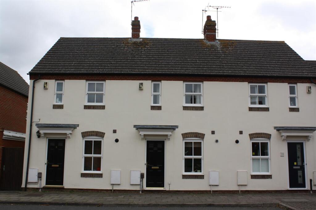 2 bed Mid Terraced House for rent in Aylesbury. From Hamnett Hayward - Thame