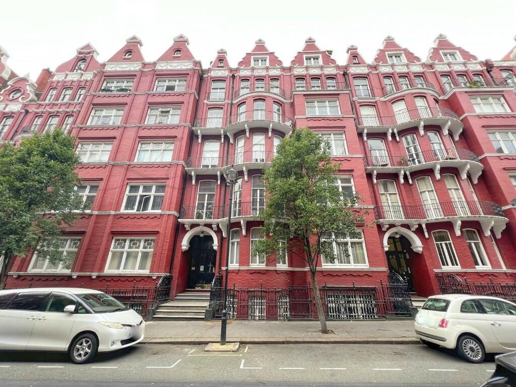 5 bed Flat for rent in London. From Leo Newman