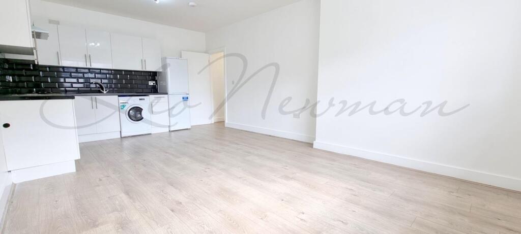 2 bed 1st Floor Flat for rent in Slough. From Leo Newman - London