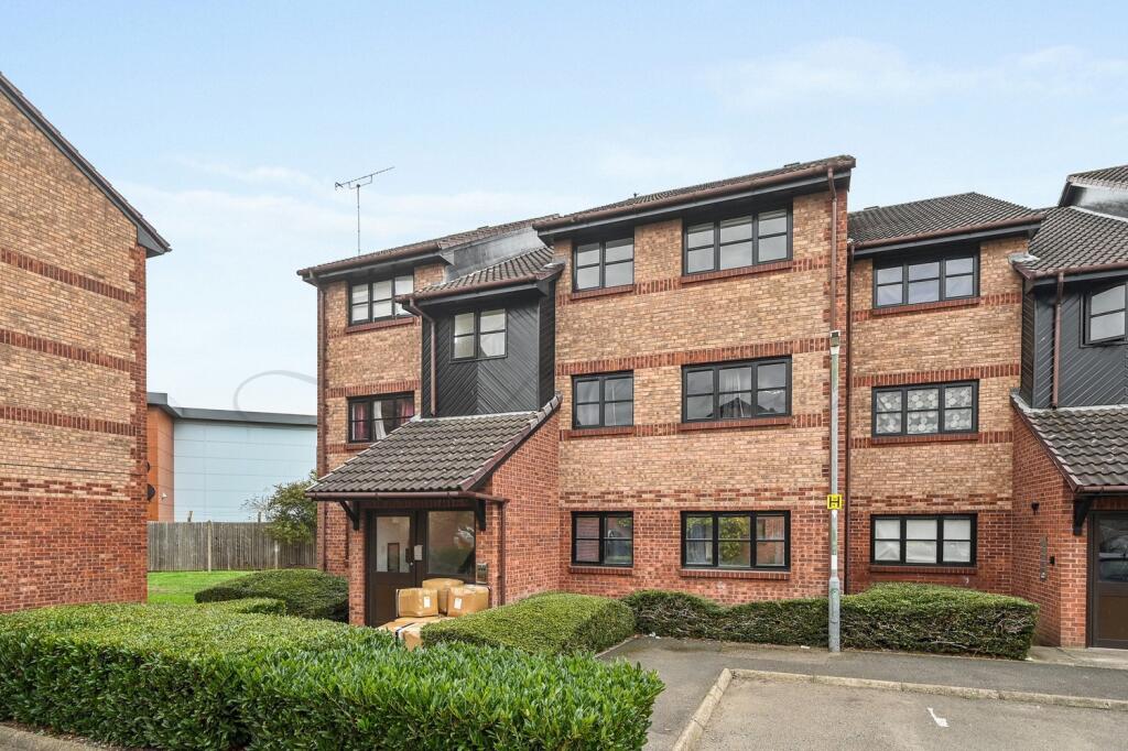 1 bed 1st Floor Flat for rent in Crayford. From Leo Newman - London