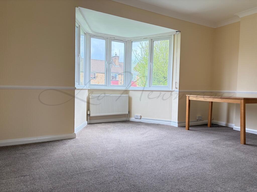 2 bed 1st Floor Flat for rent in Hendon. From Leo Newman - London