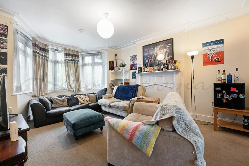 5 bed 1st Floor Flat for rent in Hampstead. From Leo Newman - London