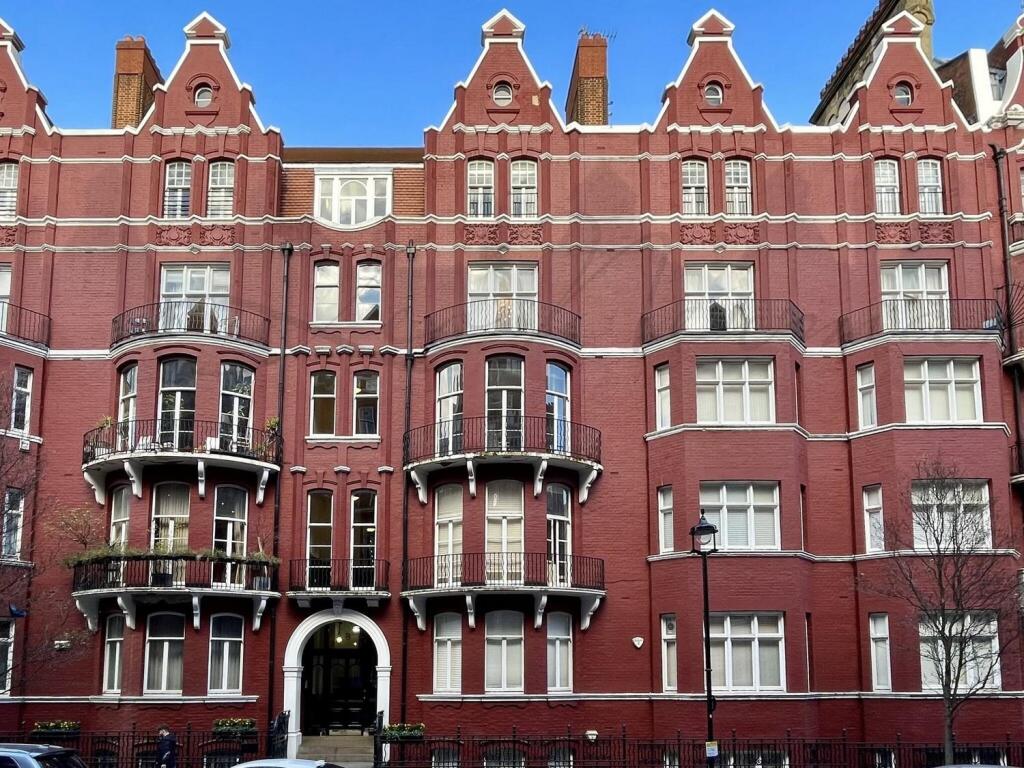 5 bed 1st Floor Flat for rent in Camden Town. From Leo Newman - London