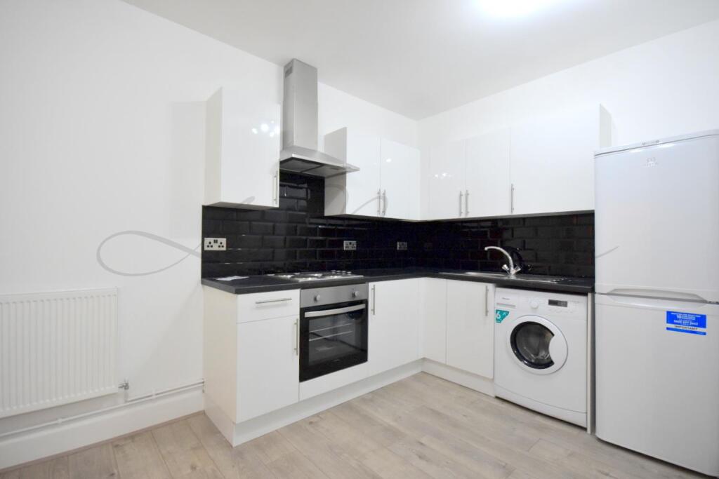 1 bed 1st Floor Flat for rent in Slough. From Leo Newman - London