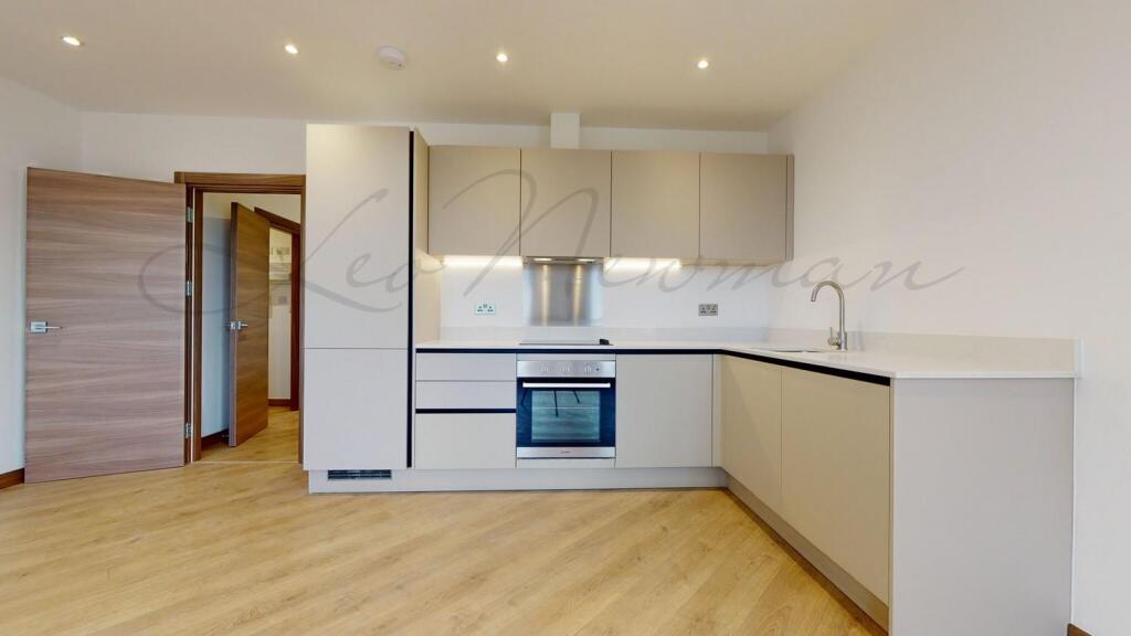 2 bed 1st Floor Flat for rent in Chislehurst. From Leo Newman - London