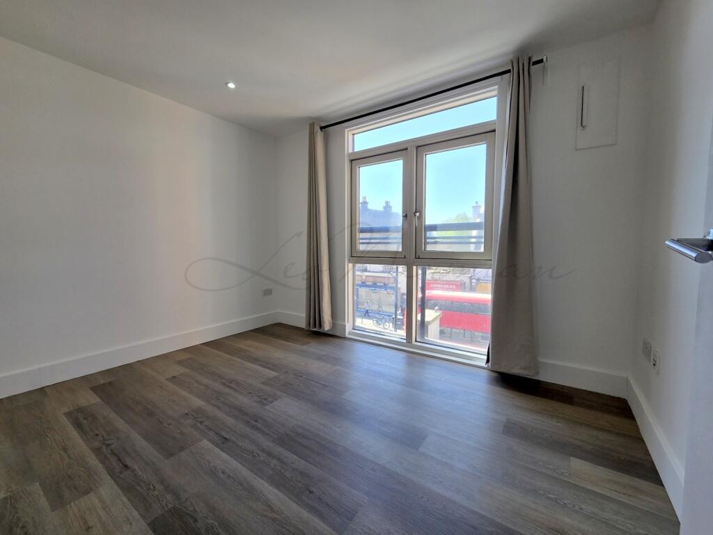 2 bed 1st Floor Flat for rent in Hampstead. From Leo Newman - London