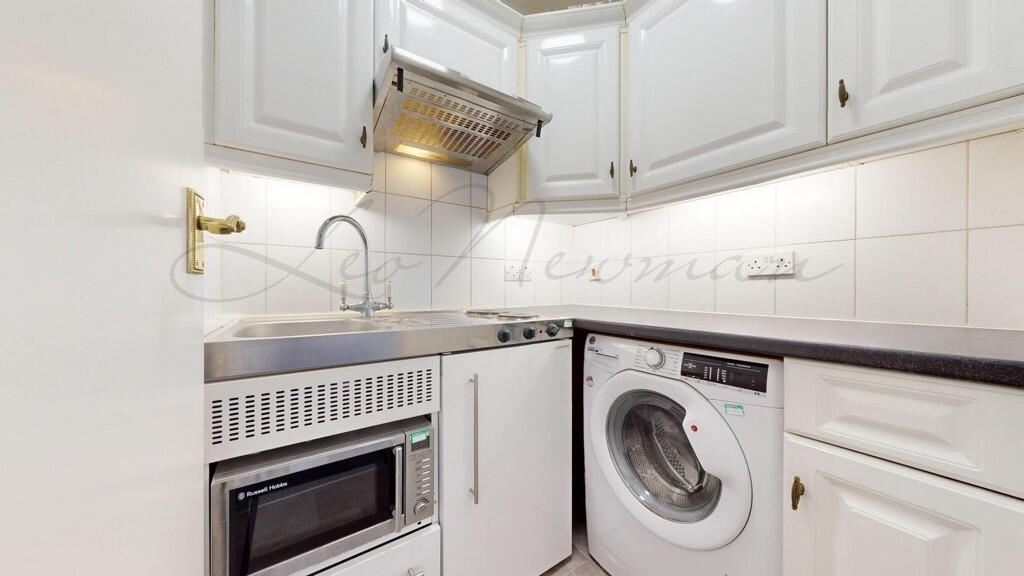 4 bed Studio for rent in Camden Town. From Leo Newman - London