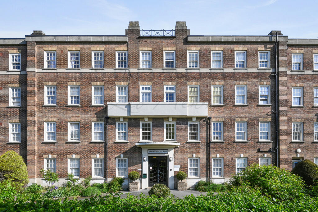 3 bed 1st Floor Flat for rent in Hendon. From Leo Newman - London