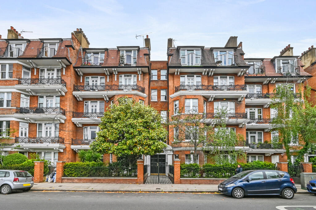 3 bed 1st Floor Flat for rent in Chelsea. From Leo Newman - London
