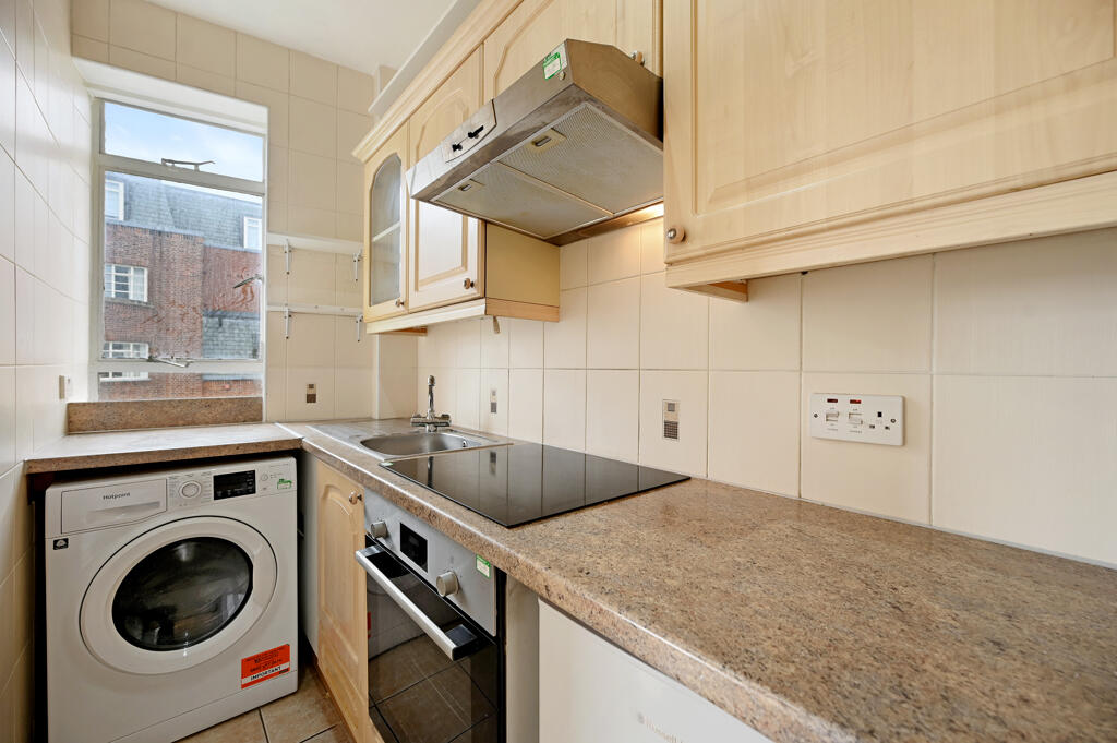 1 bed 1st Floor Flat for rent in Camden Town. From Leo Newman - London 1 bed 1st Floor Flat for rent in Camden Town. From Leo Newman - London