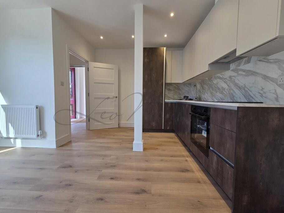 1 bed 1st Floor Flat for rent in Basingstoke. From Leo Newman - London 1 bed 1st Floor Flat for rent in Basingstoke. From Leo Newman - London