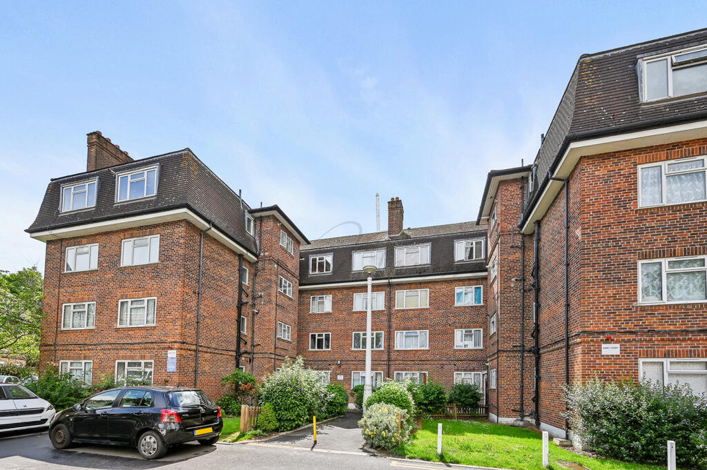 2 bed 1st Floor Flat for rent in Wembley. From Leo Newman - London 2 bed 1st Floor Flat for rent in Wembley. From Leo Newman - London