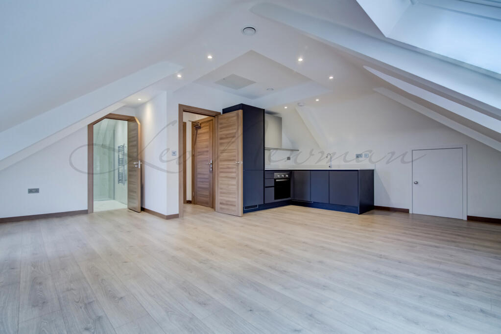 1 bed 1st Floor Flat for rent in Thames Ditton. From Leo Newman - London