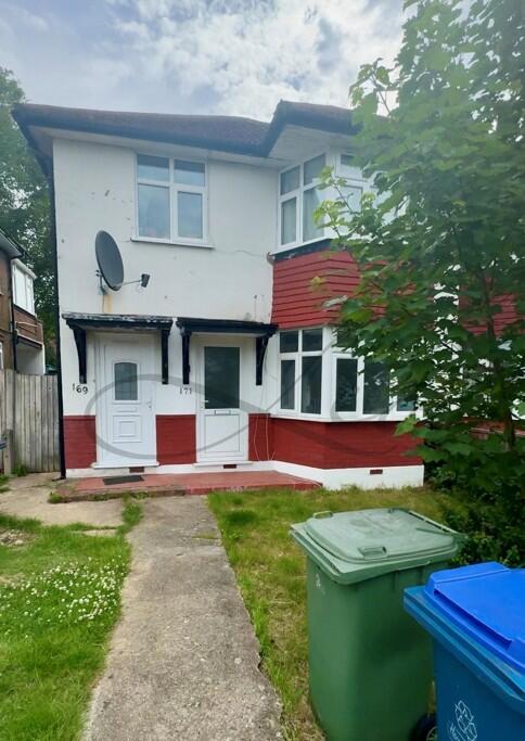 2 bed Annexe for rent in Stanmore. From Leo Newman - London 2 bed Annexe for rent in Stanmore. From Leo Newman - London