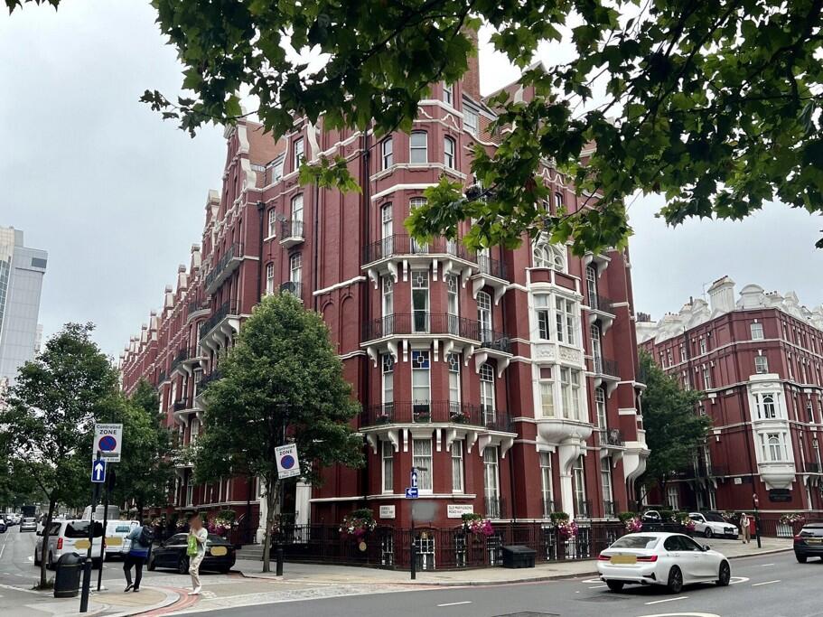 4 bed 1st Floor Flat for rent in Camden Town. From Leo Newman - London