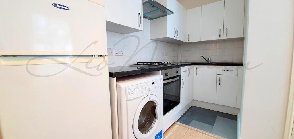 2 bed 1st Floor Flat for rent in Camden Town. From Leo Newman - London