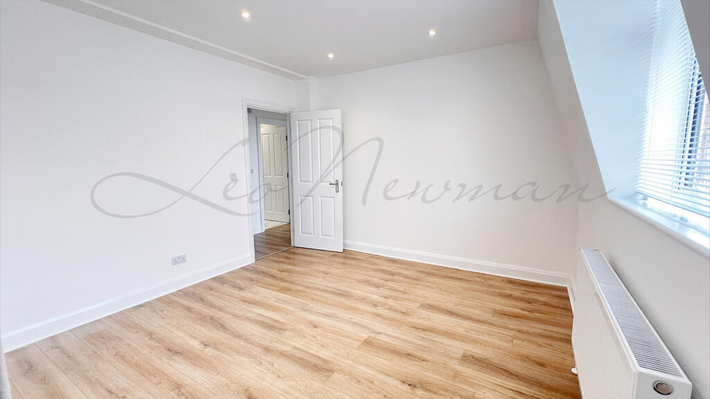 2 bed 1st Floor Flat for rent in London. From Leo Newman - London